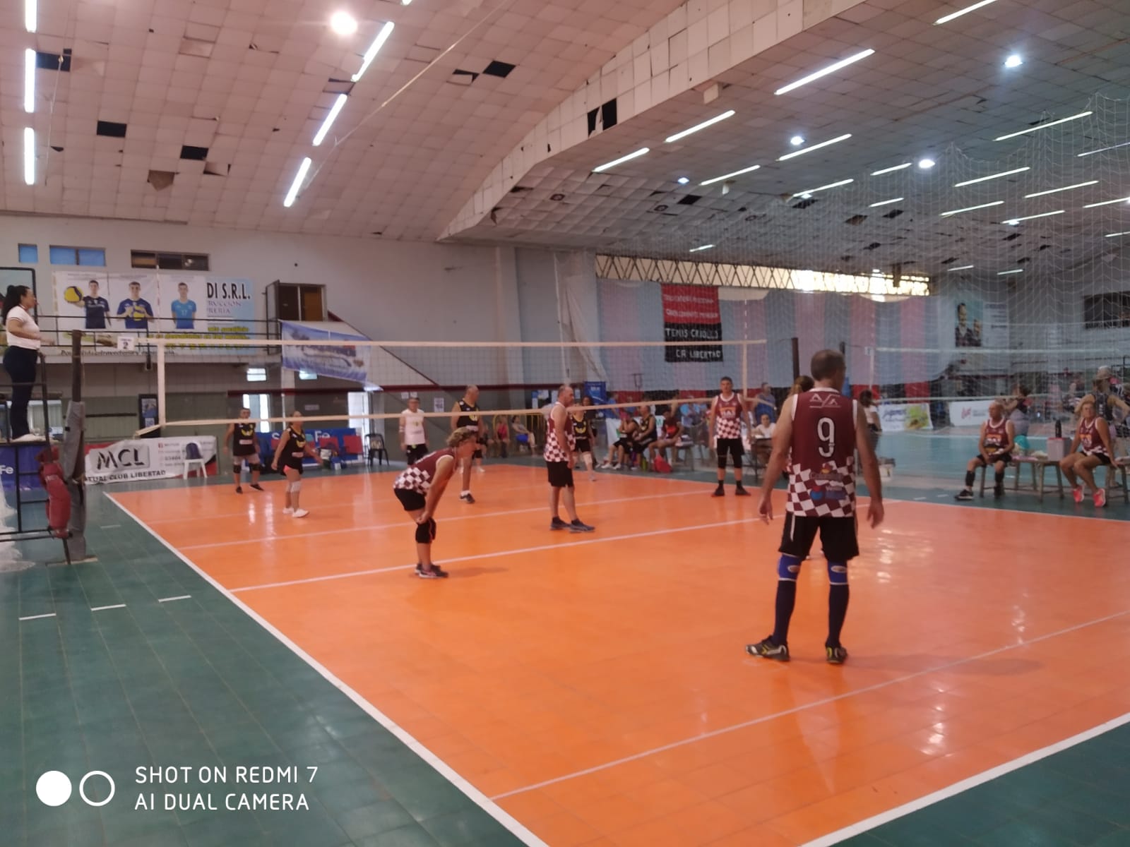 Video: así se juega al newcom, el novedoso deporte que llegó a San Jerónimo  Norte